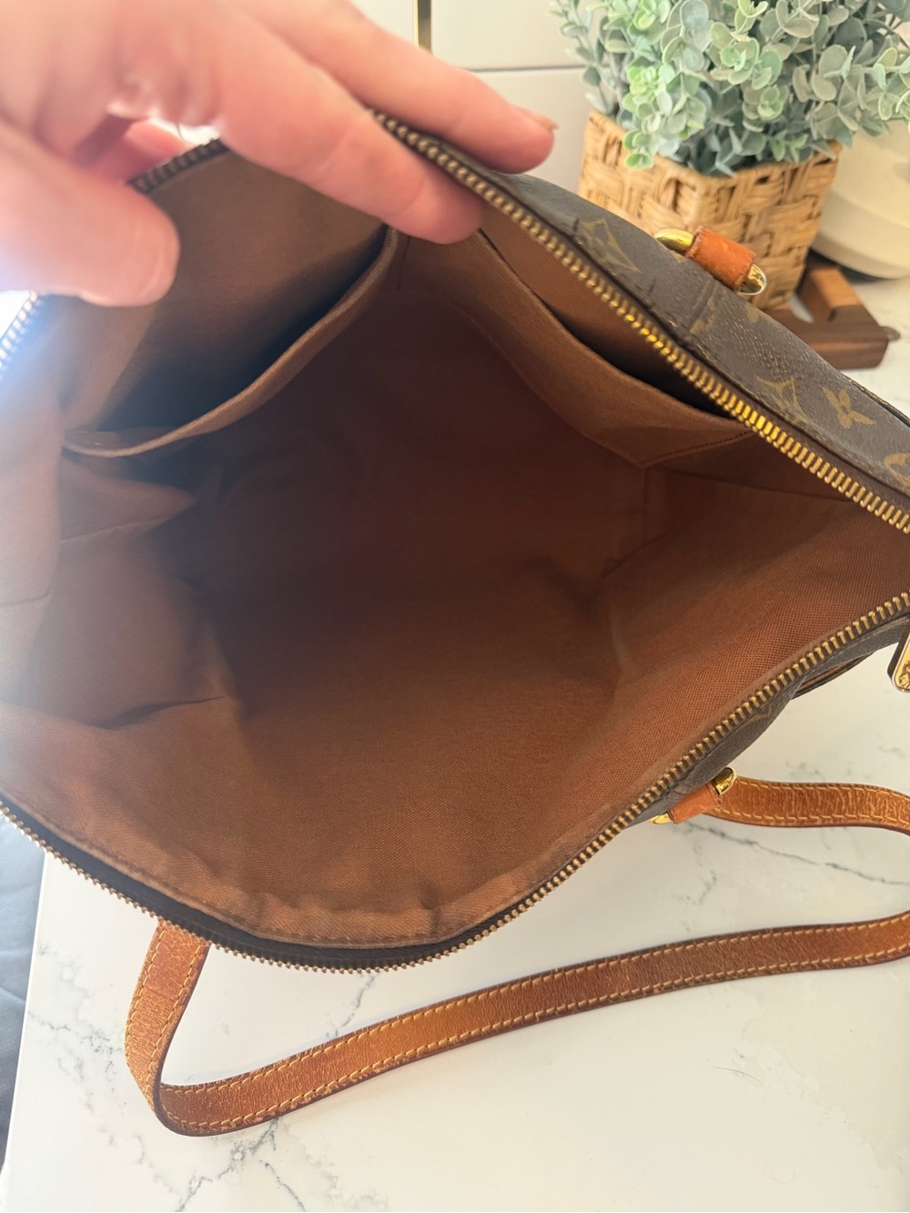 Authentic Louis Vuitton Monogram Totally PM - Picture 9 of 9